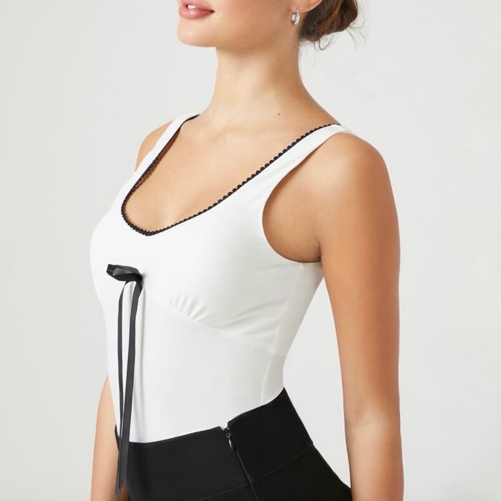 NWOT Forever 21 Bow Ricrac-Trim Bodysuit - Sz XS White/Black